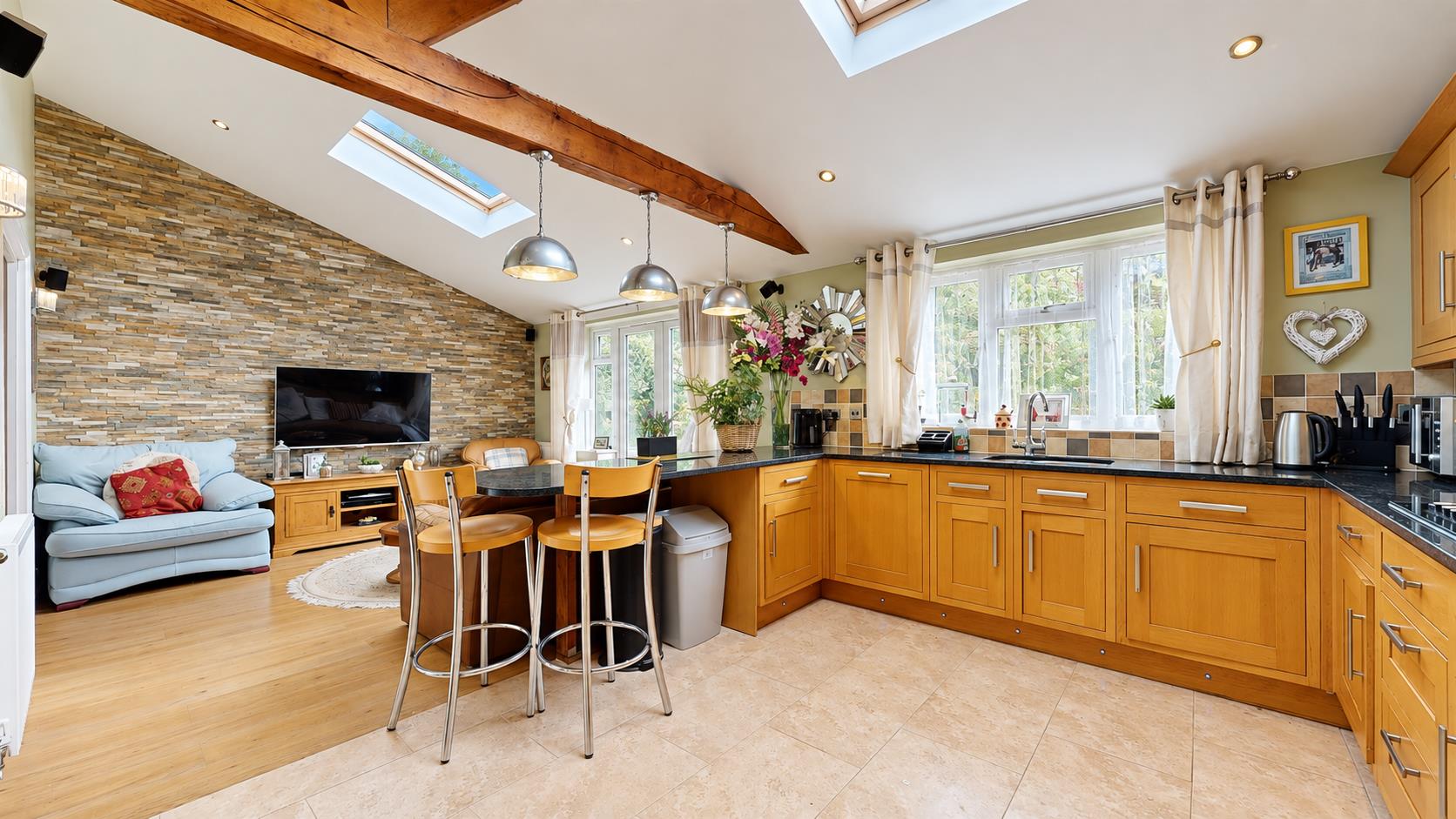 4 bed property in Bradwell Road, Milton Keynes